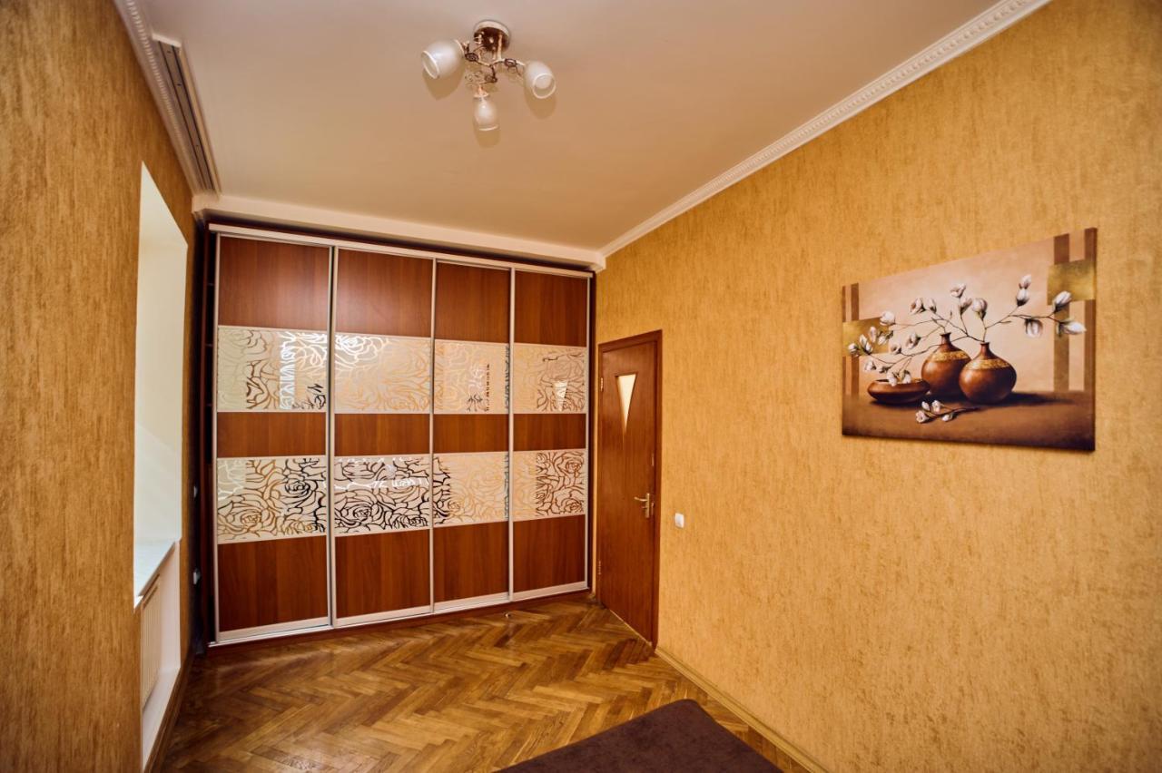 Apartments Near Potocki Palace Lwów Zewnętrze zdjęcie